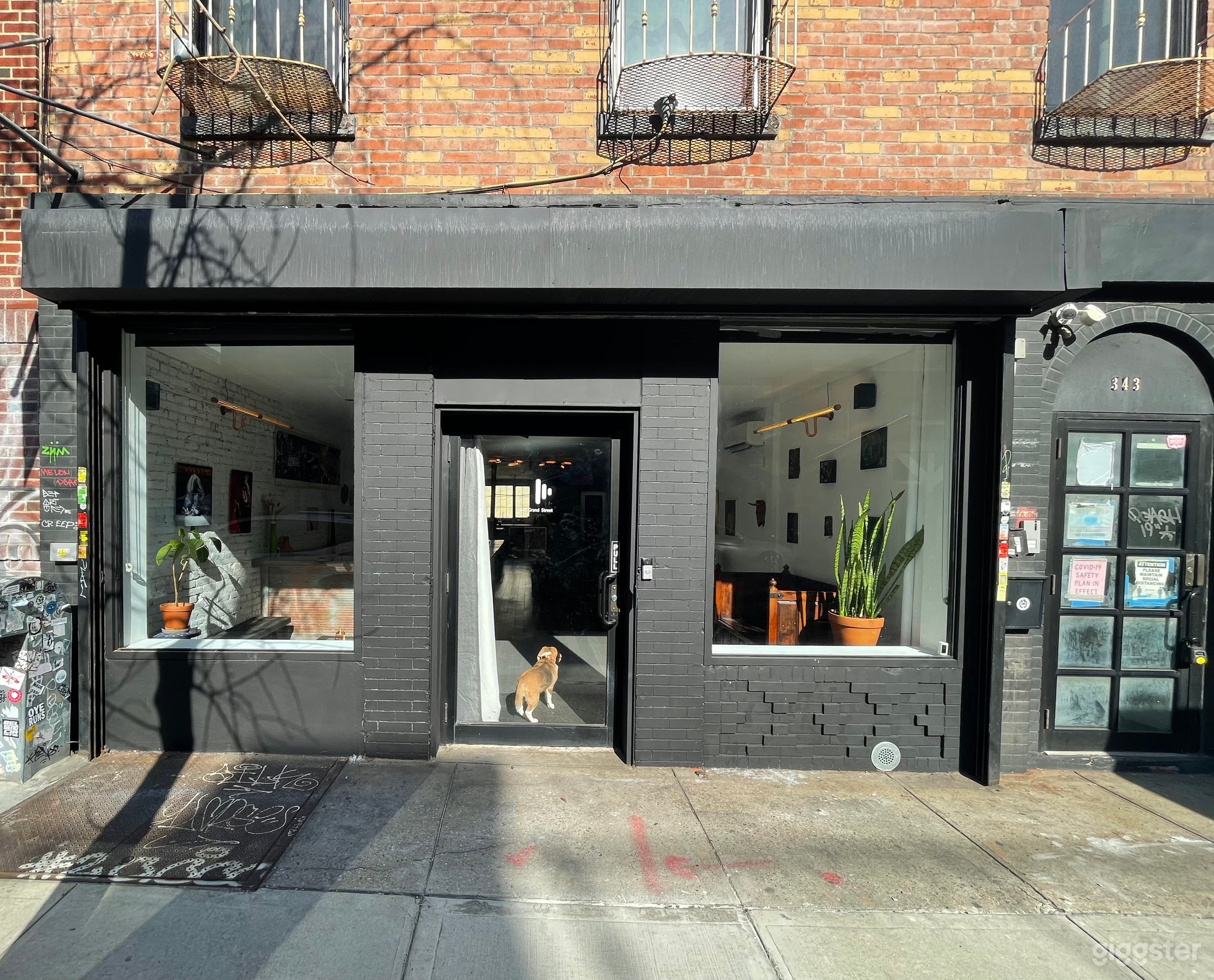 Grand Art Oasis a High-End Eclectic Haven Photo 2