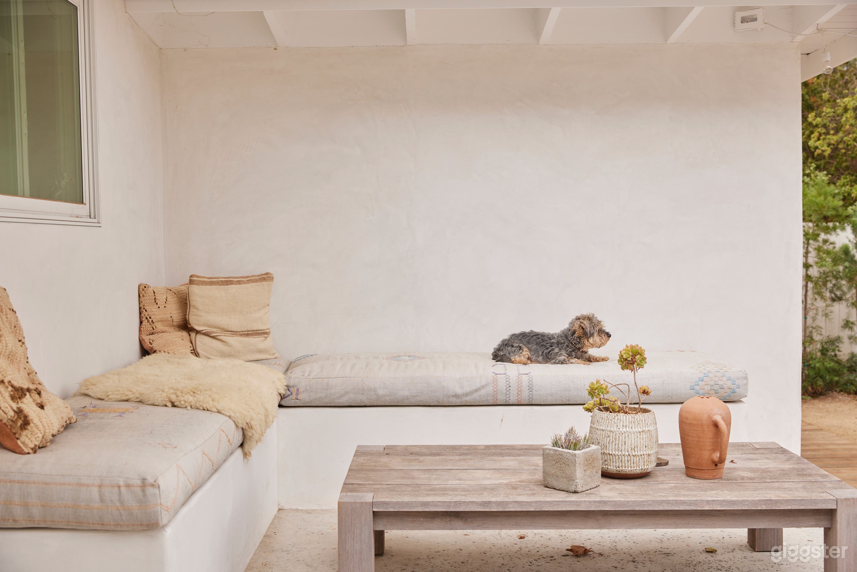 California chic ranch house + Mediterranean vibe Photo 4