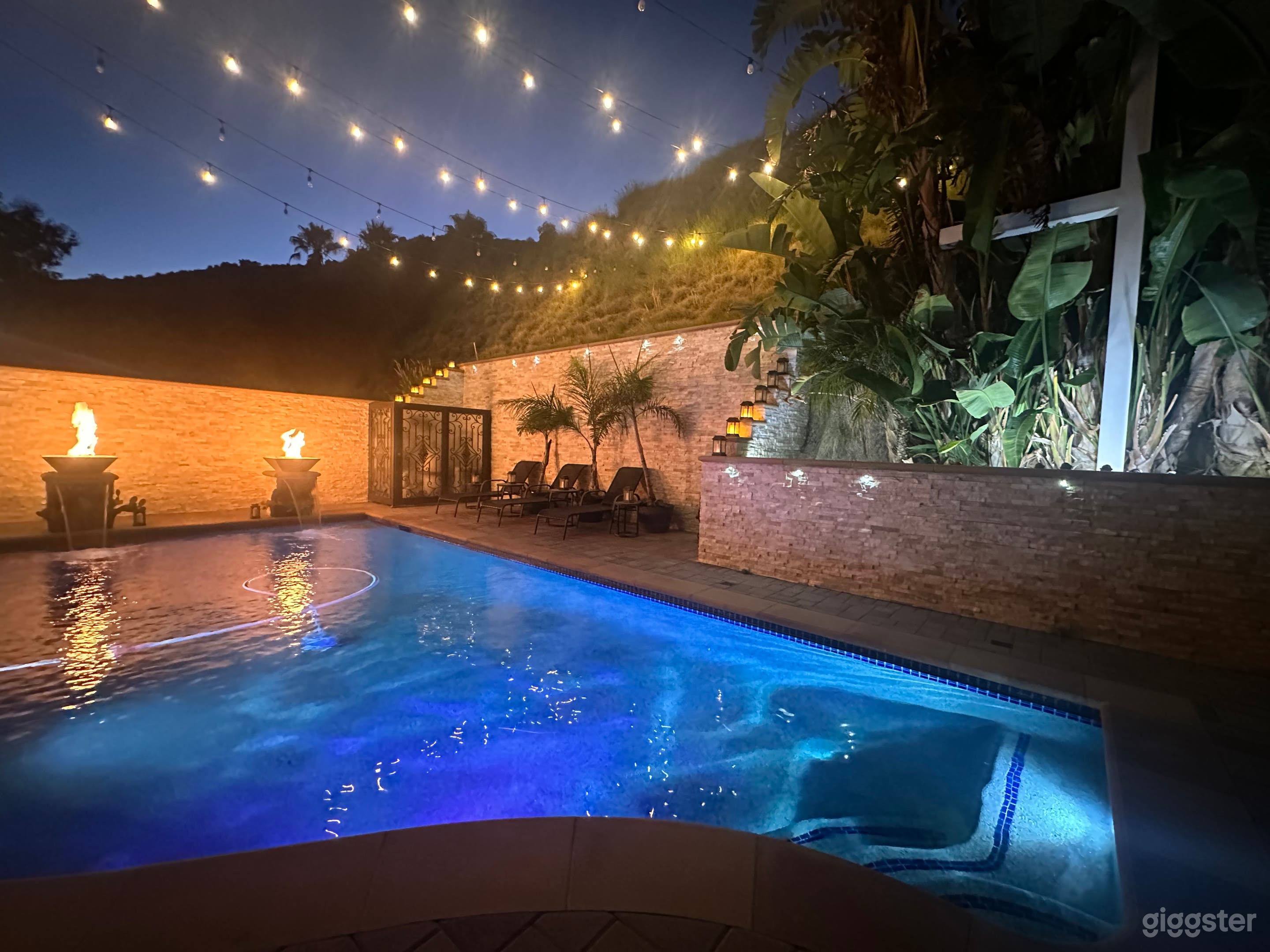 One of a kind house with pool in Burbank Hills Photo 1