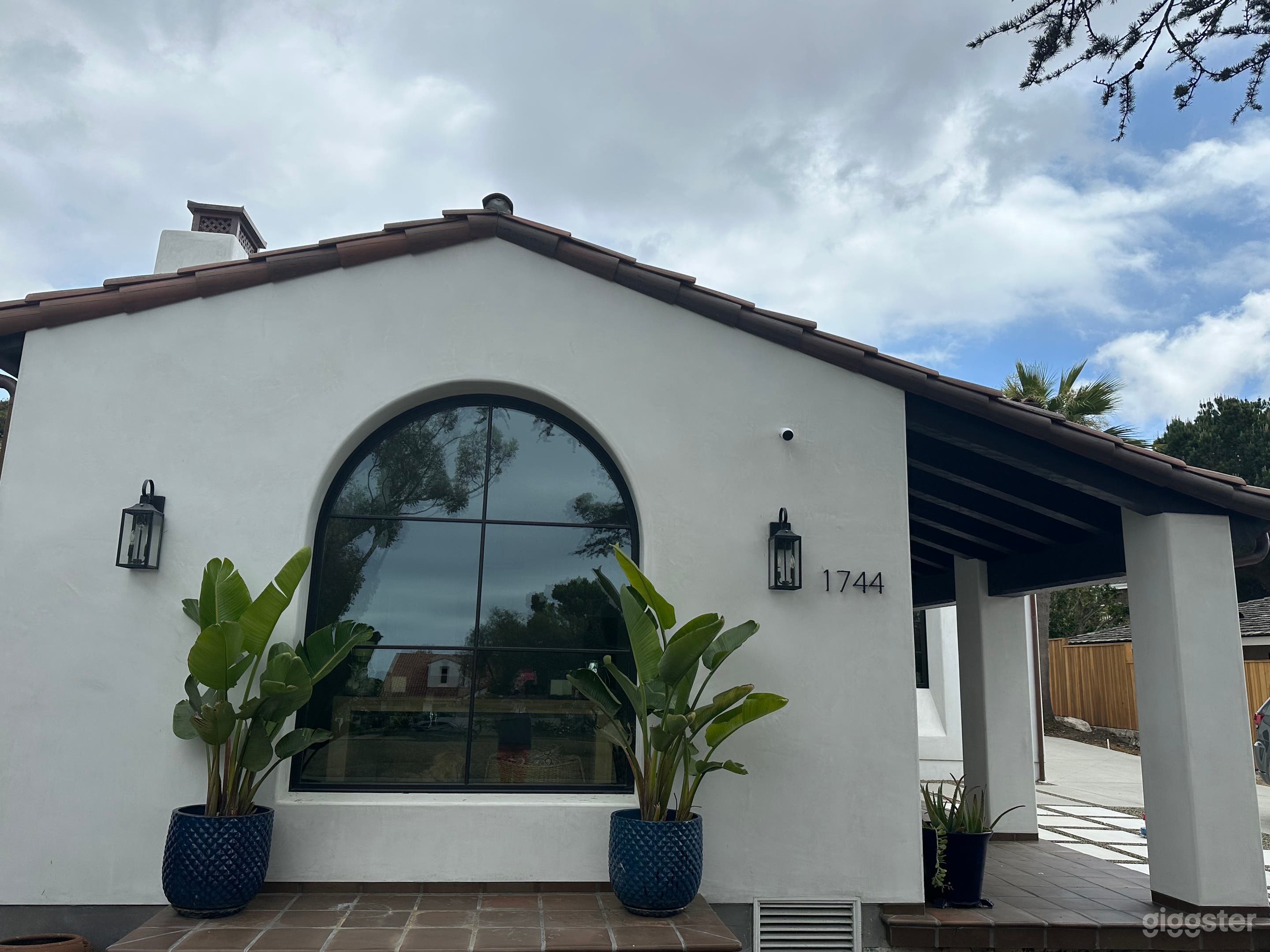 Spanish with a distinctly modern, coastal soul Photo 4