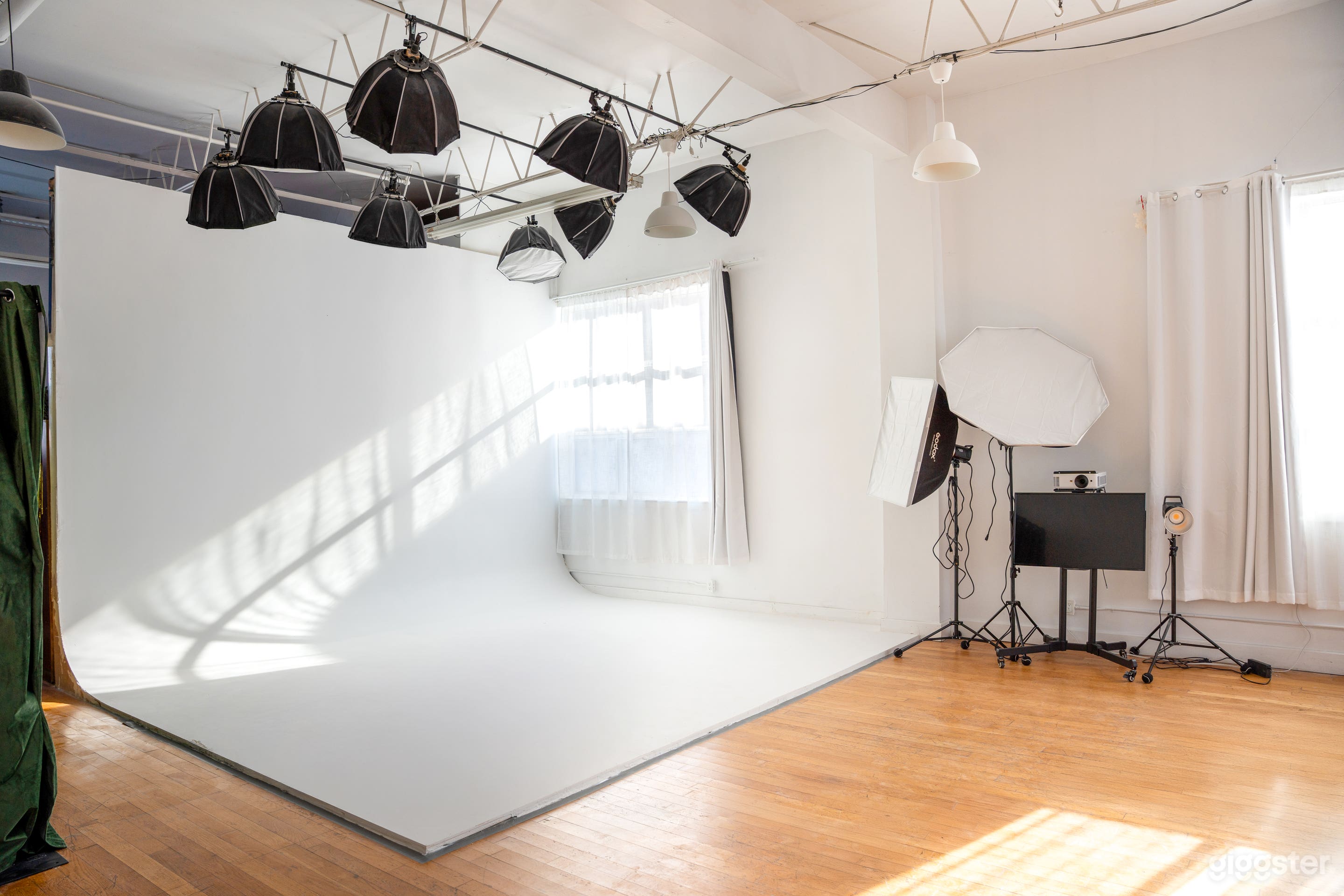 White Cyclorama Studio • Natural Light, High-Ceiling Loft Photo 1