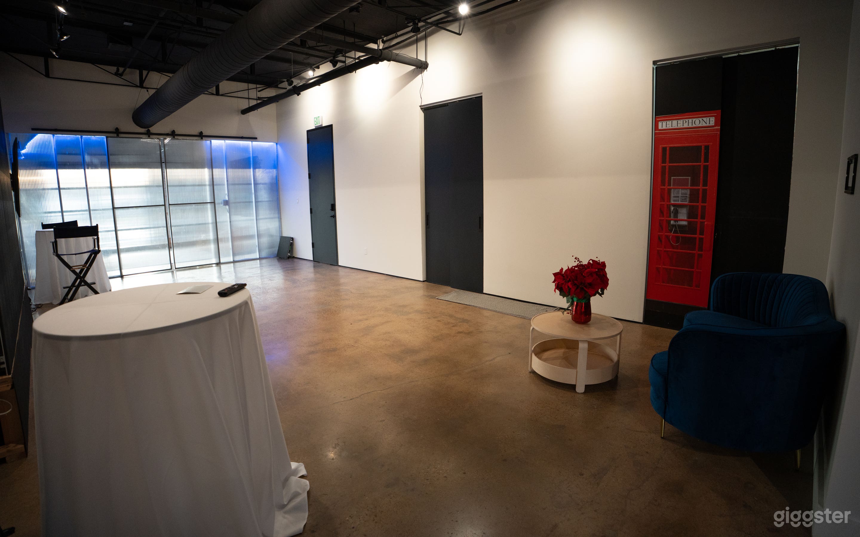 The Gallery | LED Wall & Multi-Screen Creative Studio Photo 4