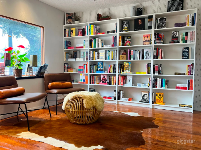 Black Pearl Books Photo 1