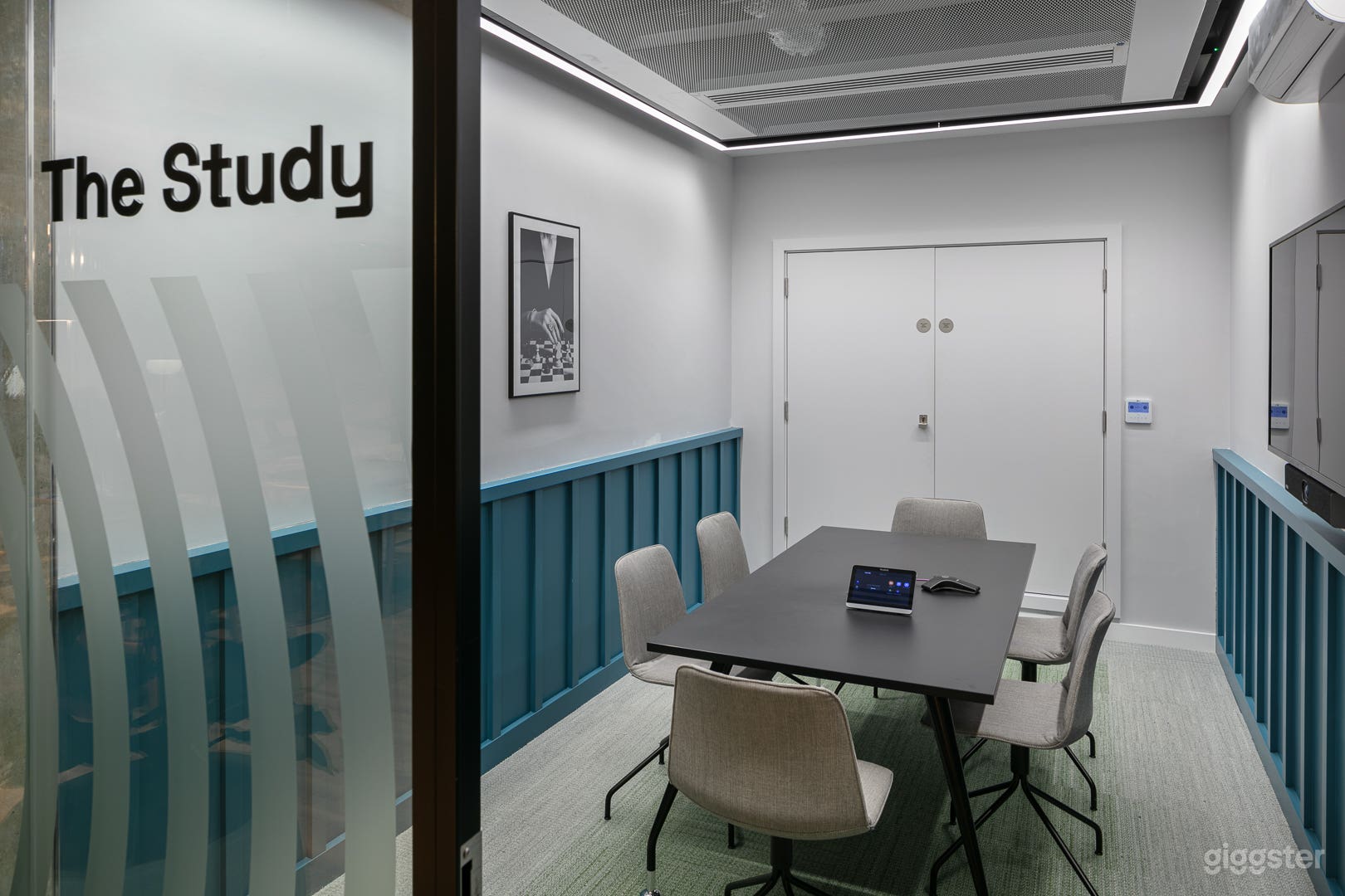 The Study Meeting Room  Photo 1