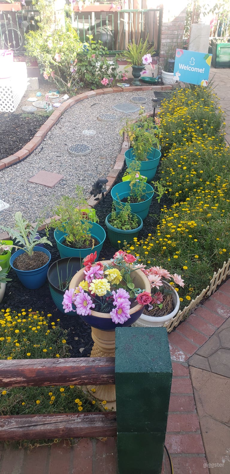  Hollywood Hills Haven (Pool & Exterior Only) 