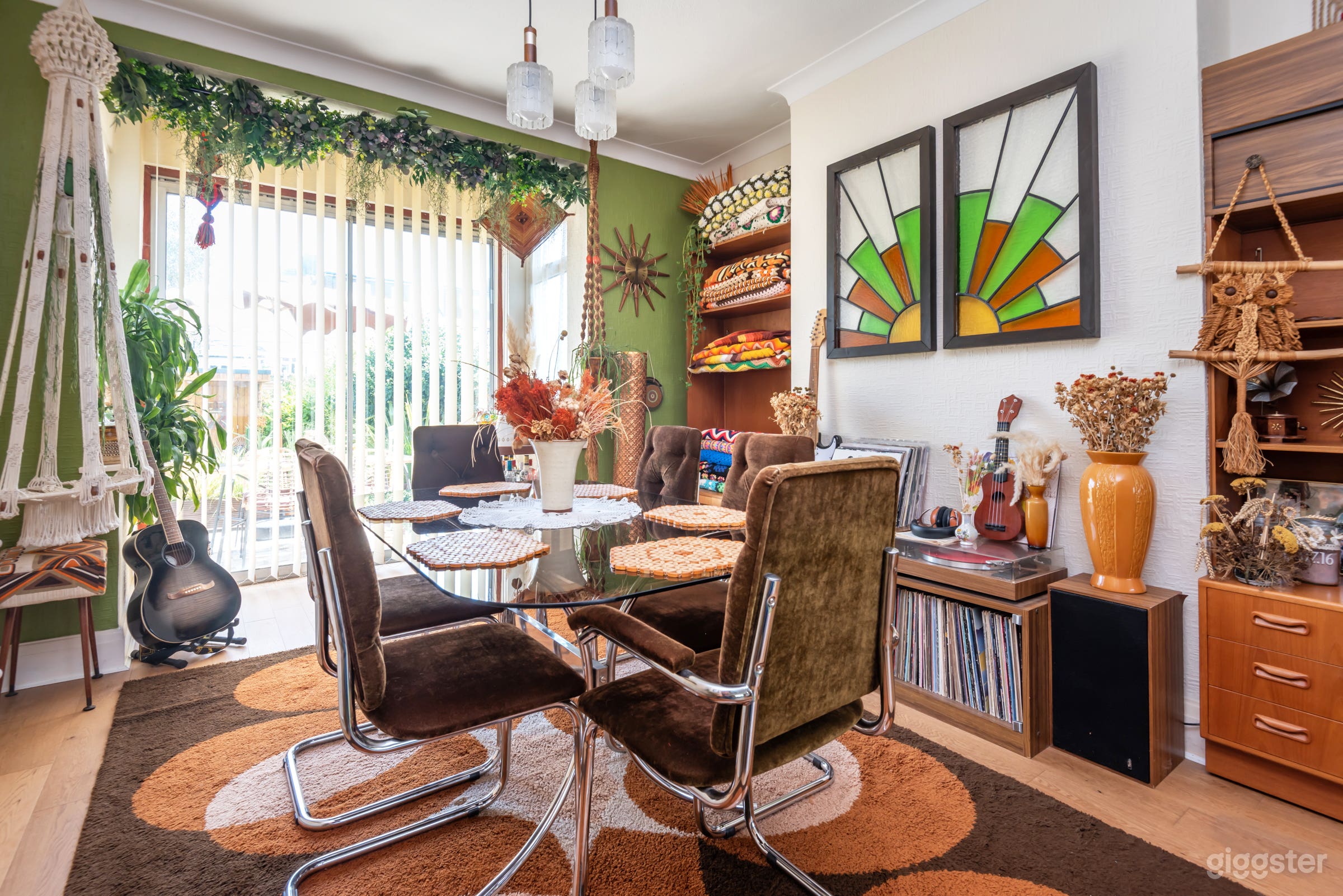 Retro 70s Mid-Century House | London Film Location Photo 3