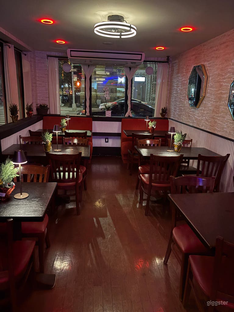  Cozy Italian-Afro Bistro Space in NY 