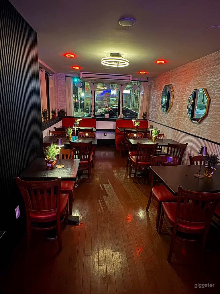  Cozy Italian-Afro Bistro Space in NY 