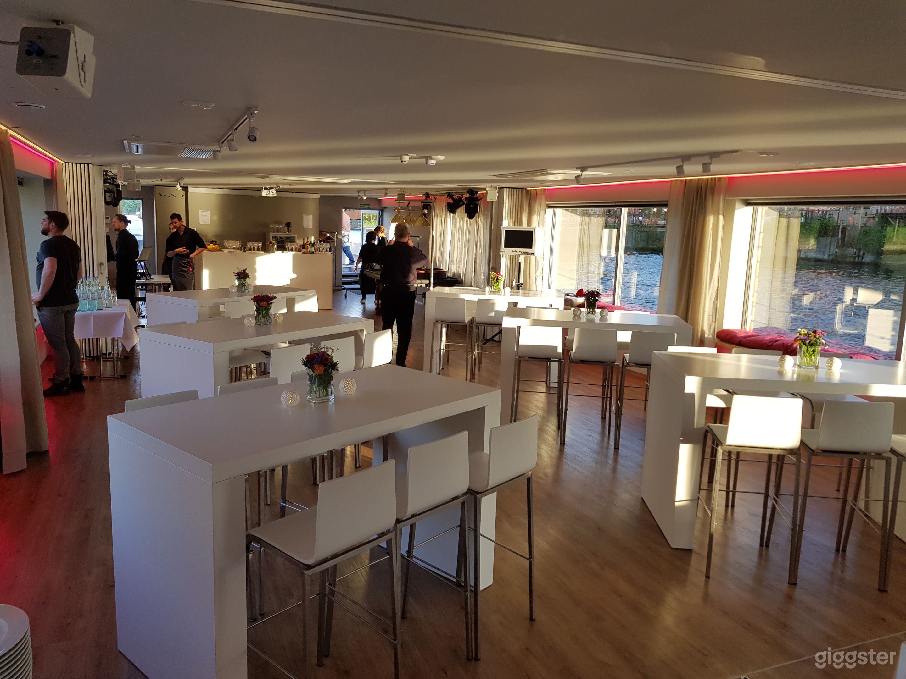 The CO2-neutral solar ship, your location for events Photo 2