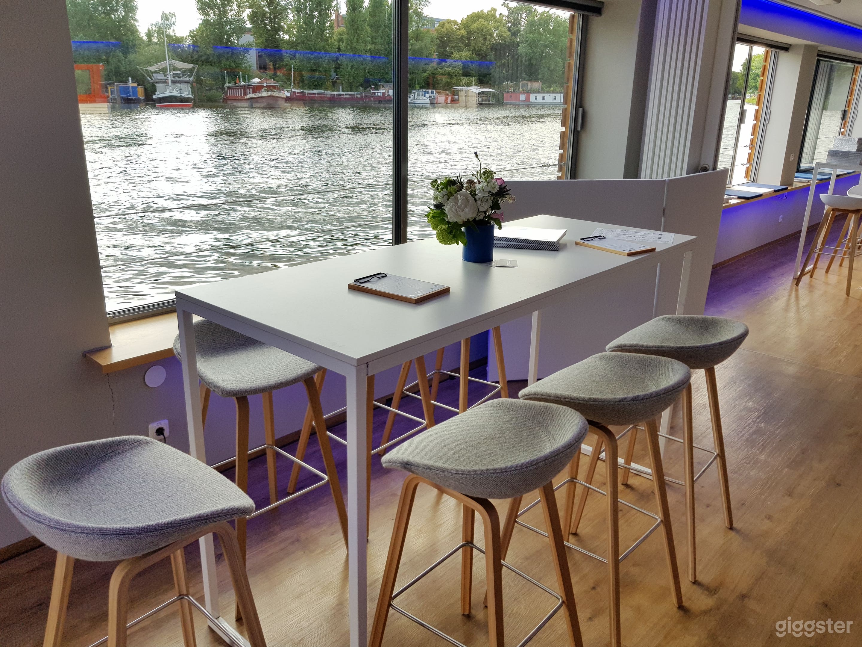 The CO2-neutral solar ship, your location for events Photo 3