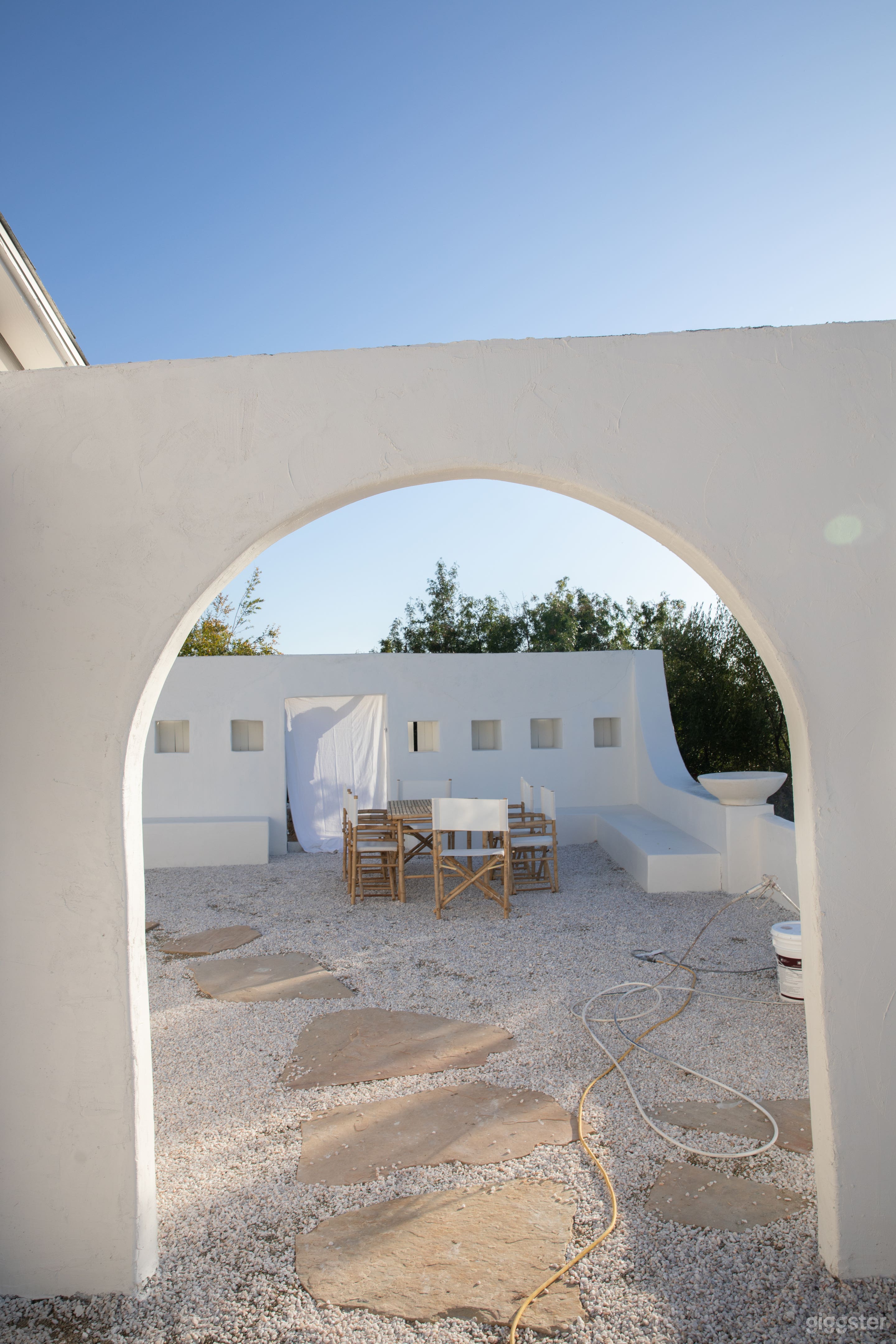 Minimal, Luxurious, Bright Pool Home w/ Arches  Photo 4