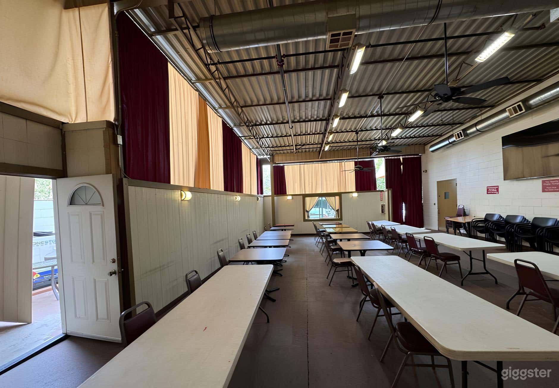 Versatile Dining Area for Productions Photo 2