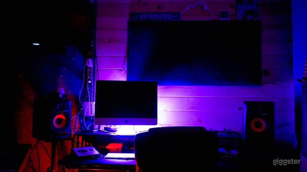 Marvelous Music Studio with Booth and Cloud Lighting Photo 2