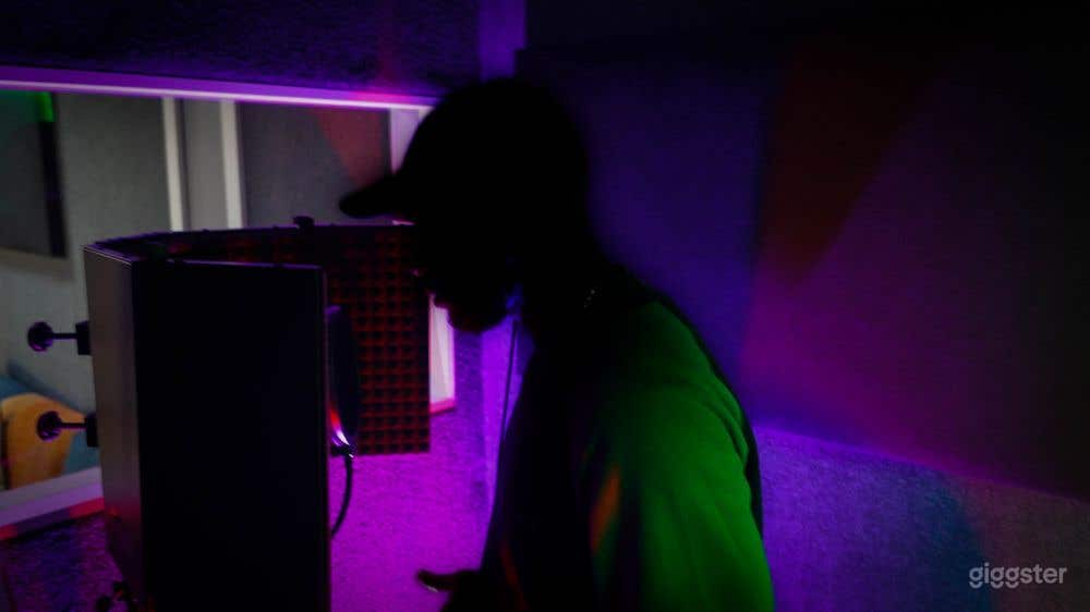 Marvelous Music Studio with Booth and Cloud Lighting Photo 3