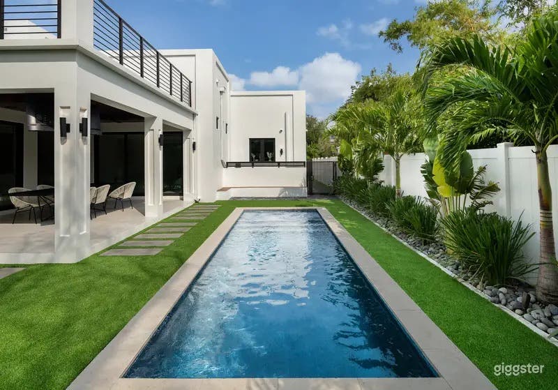 Modern Poolside Escape in Miami’s Upper East Side Photo 1