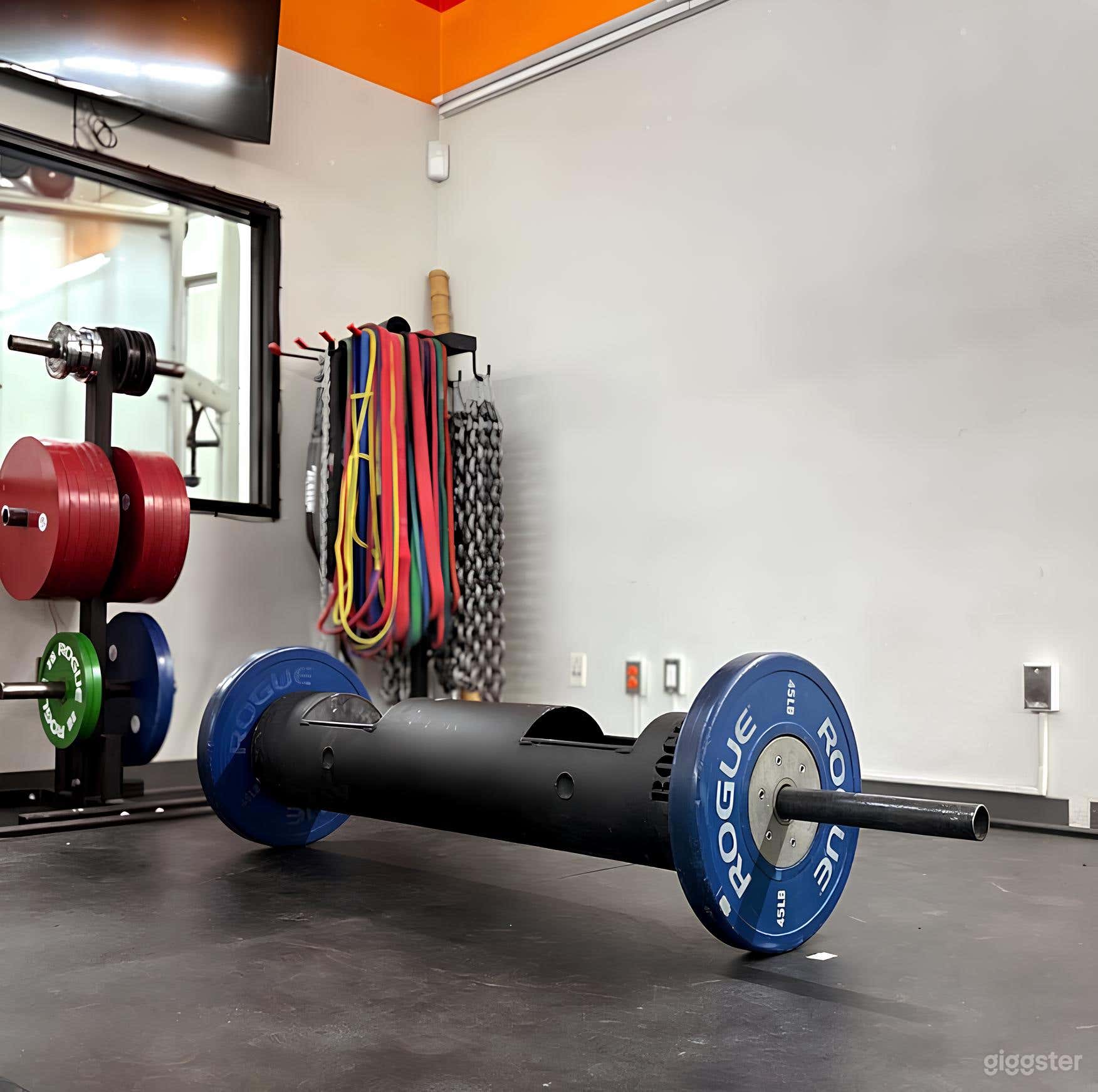Powerlifting Gym Space  Photo 3
