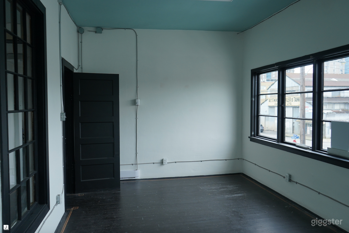 Mmt Nine Thousand Presents Photo Studio  Photo 2