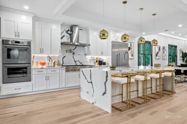  Spacious Retreat In Buckhead 