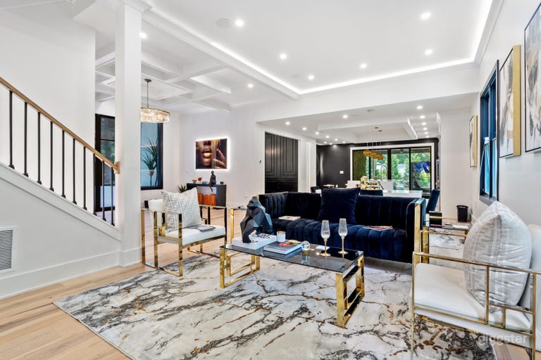  Spacious Retreat In Buckhead 