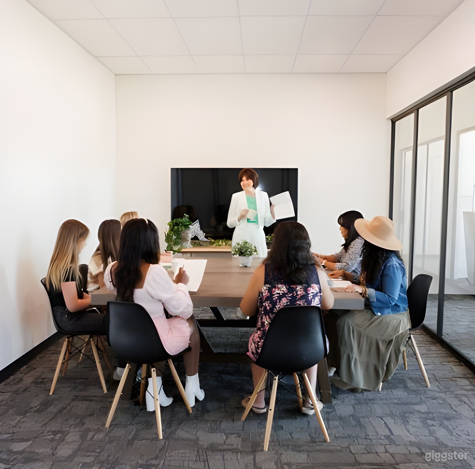 Private Furnished Office for Meetings &amp; Production Photo 3