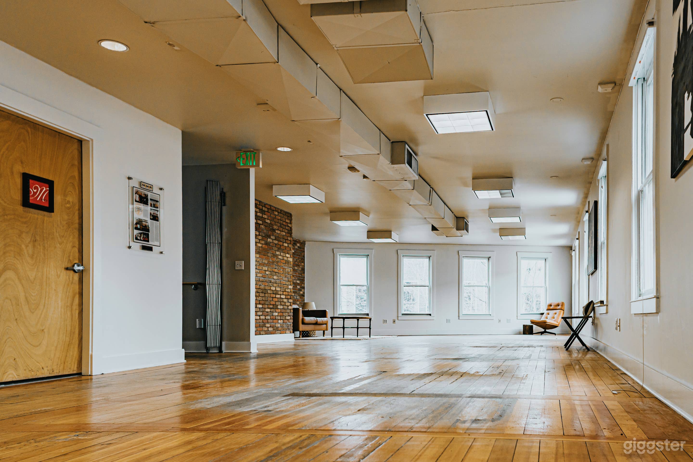 Rustic Creative Space - Historic Columbia City Photo 2