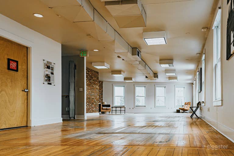  Rustic Creative Space - Historic Columbia City 