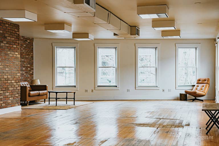  Rustic Creative Space - Historic Columbia City 