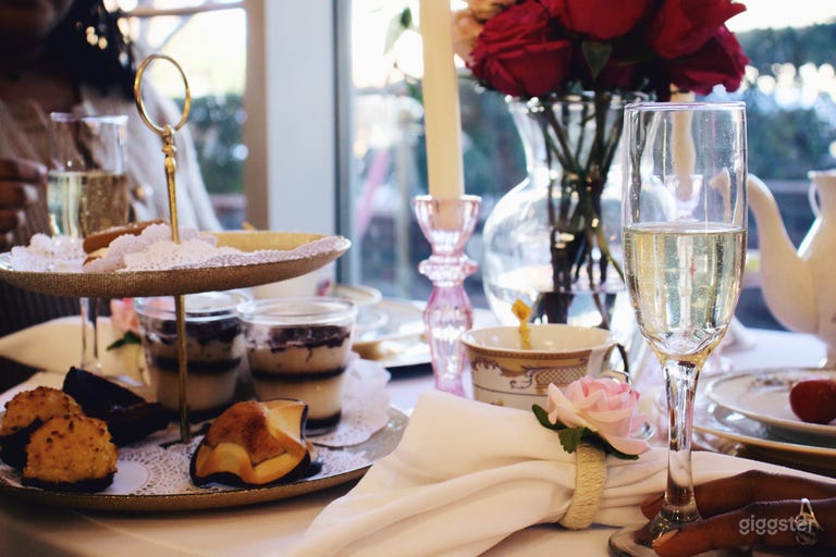  The Queens Tea Party 