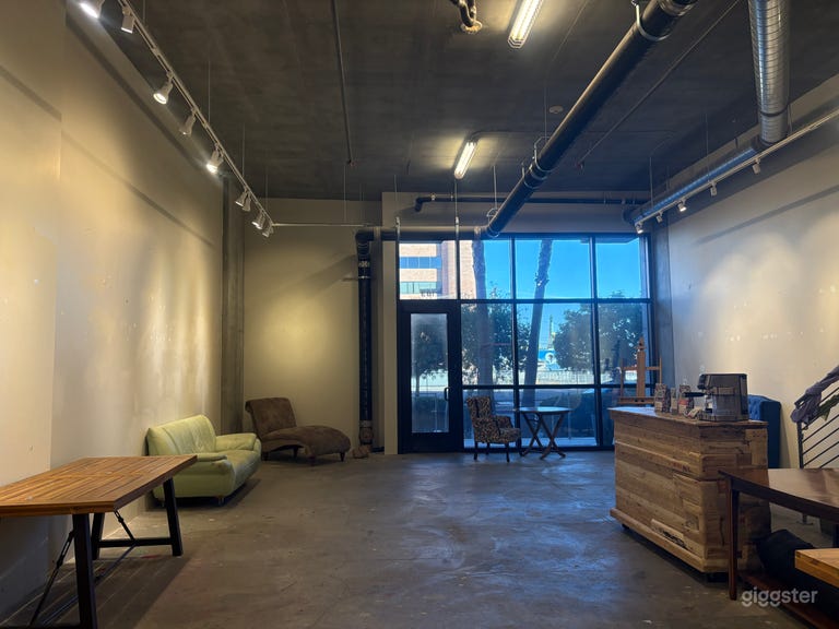  Entrance of gallery, offer sure can be moved around and is included in the Rental 