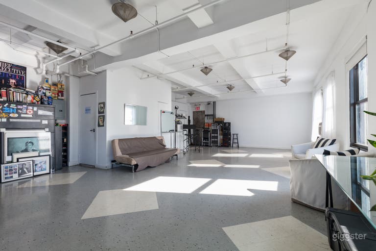  Photo studio and 5 Manhattan rooftops 