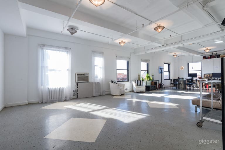  Photo studio and 5 Manhattan rooftops 