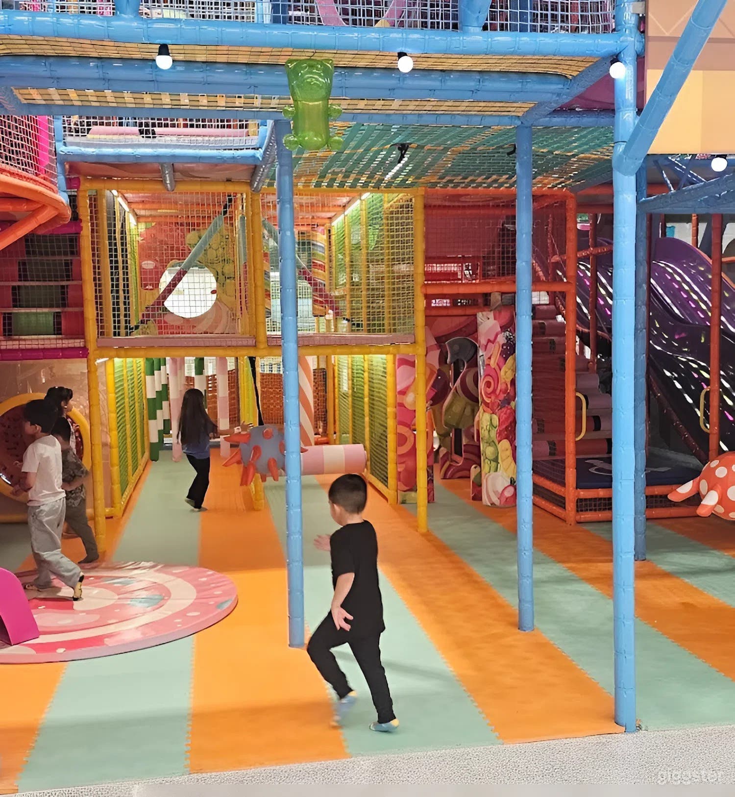 Whimsical Indoor Playground &amp; Candy Store in Downtown Burbank Photo 4