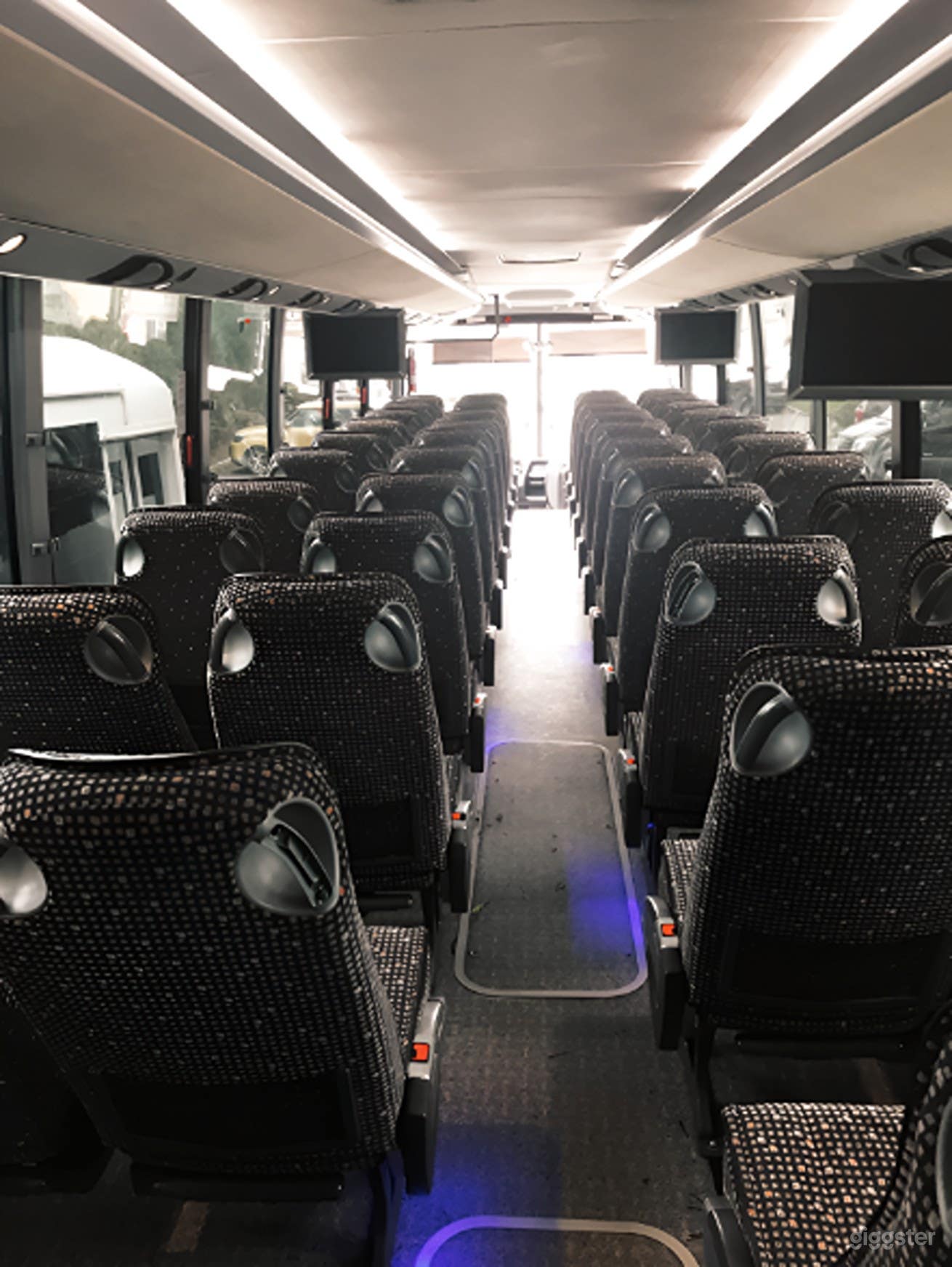 NEW 55 SEATER MERCEDES SETRA COACH BUS Photo 3