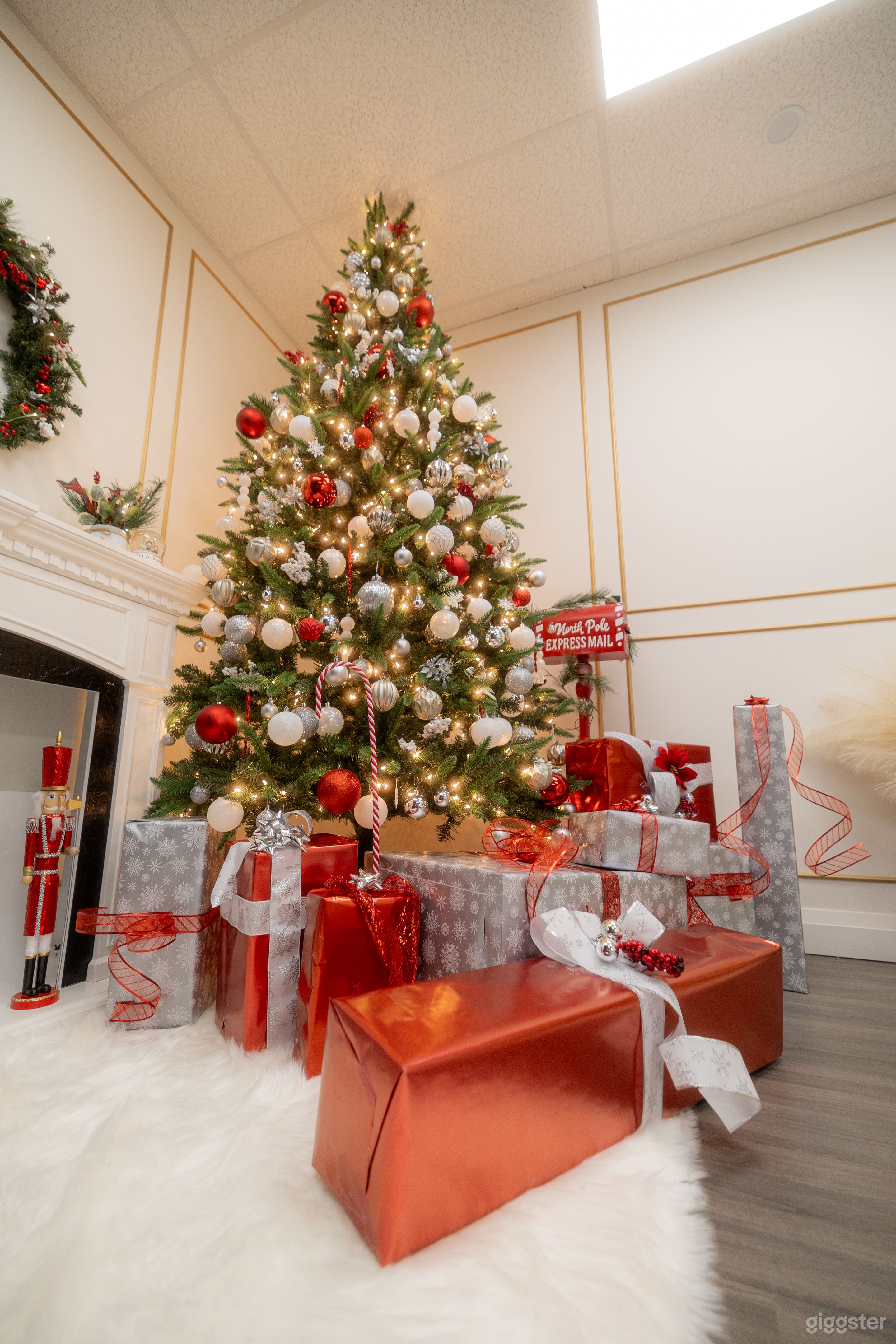 Holiday Photo Studio Photo 2