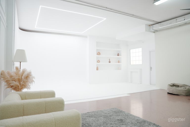  Estudio Creativo | Ciclorama + Sets Lifestyle + Espacio para Podcast 