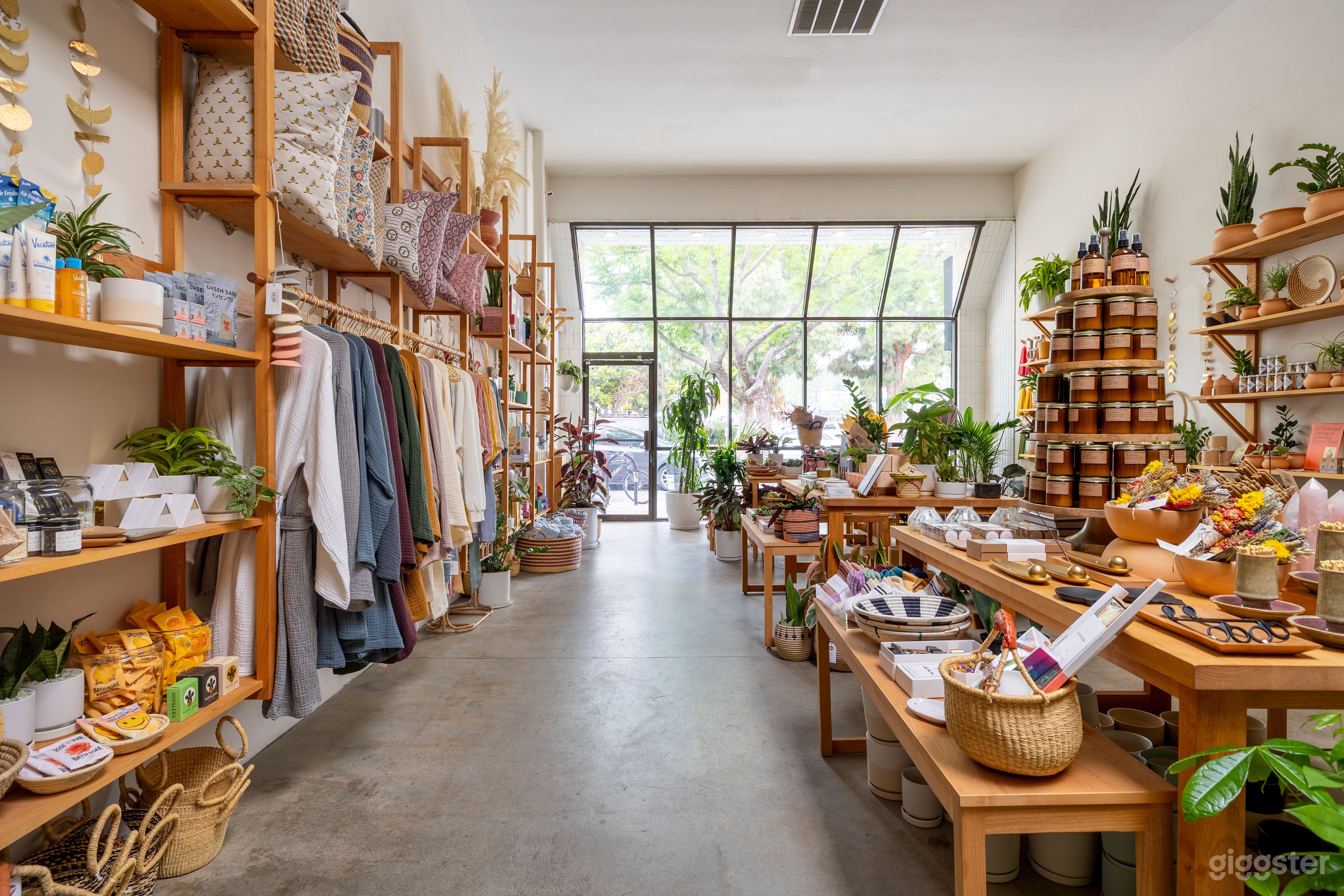 High End Boho Modern Boutique / Plant Store  Photo 3