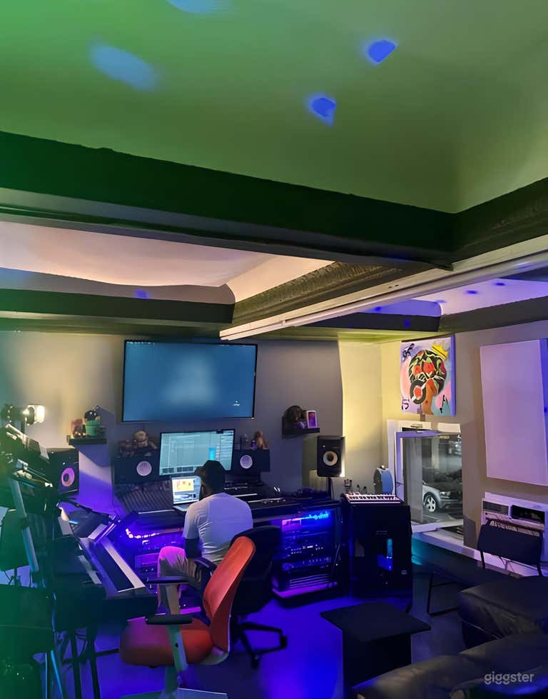  Manhattan Premier Boutique Recording/Production Studio 