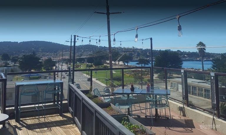  Beautiful Rooftop Dining Space in Monterey 