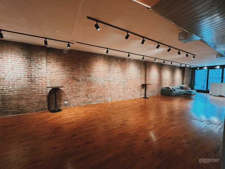  Studio Loft at LOFT39 