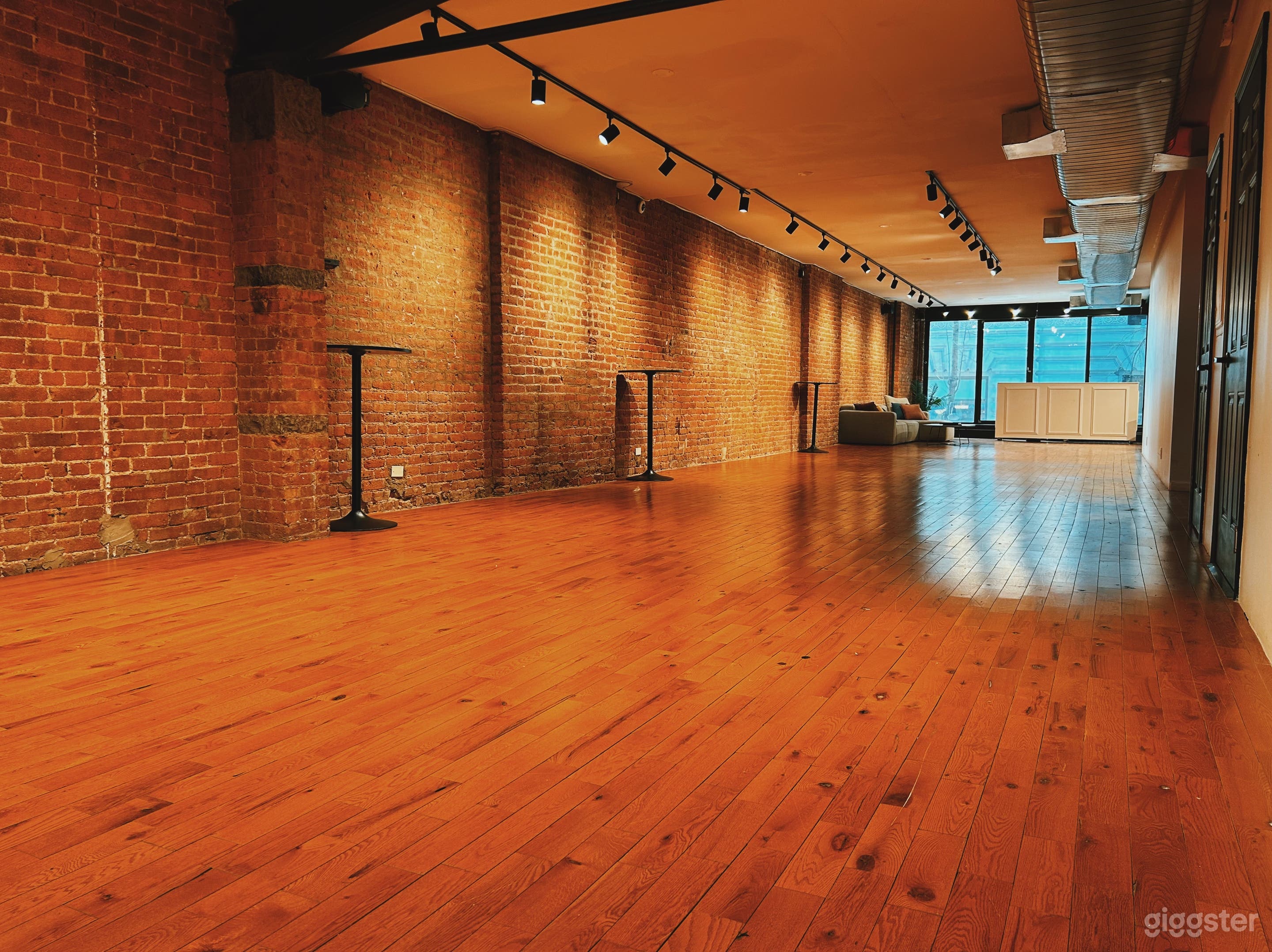 2nd Floor Studio Loft Photo 3