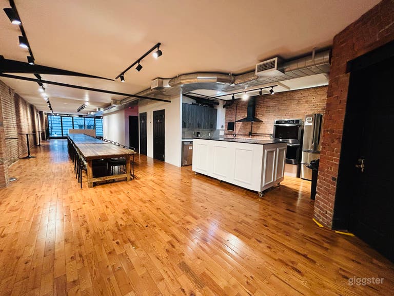  Studio Loft at LOFT39 