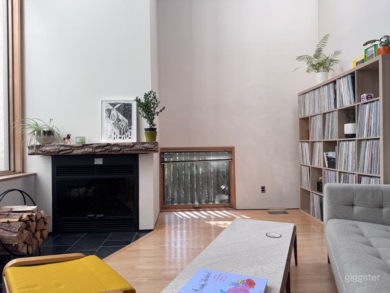  Beautiful, Architecturally Designed Creative Space 