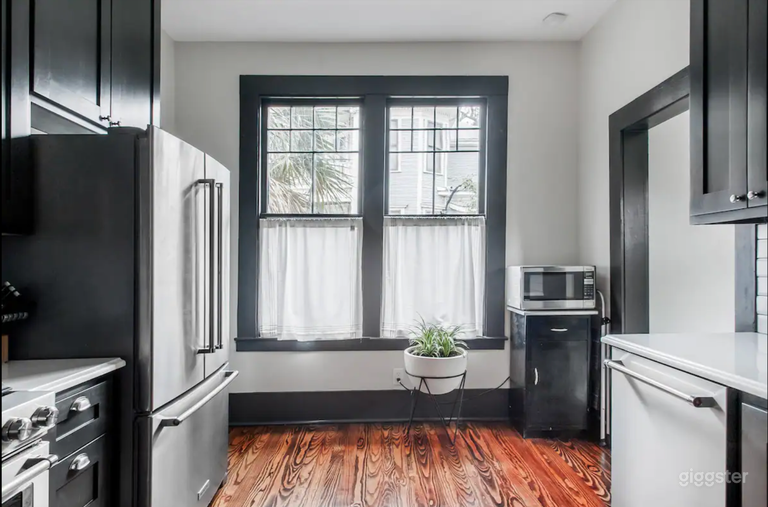  Historic Restored Tobin Hill Home w Guesthouse 