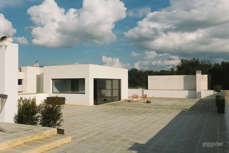  Diseño de Lujo Ex Masseria: Estilo Mid-Century y Olivares 