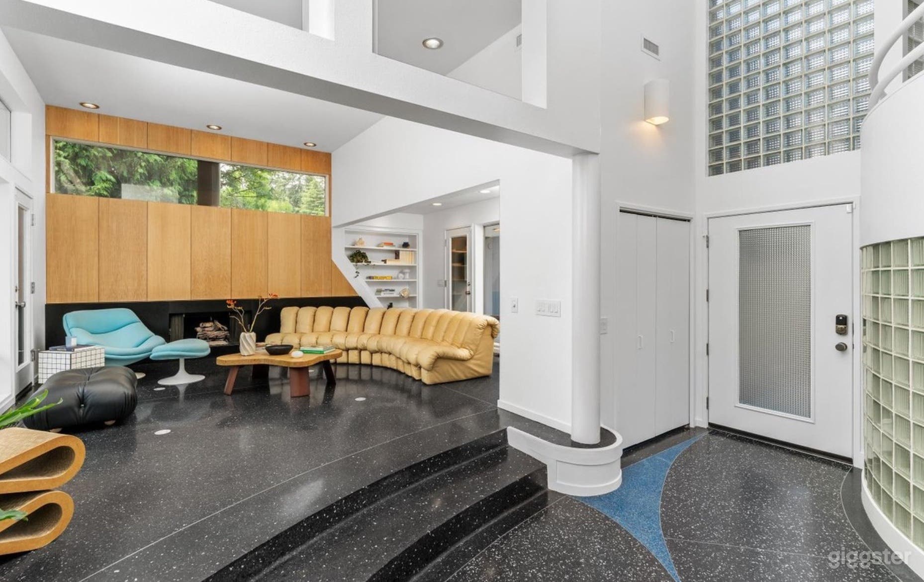 Stunning Modern Home in West Hills Photo 1
