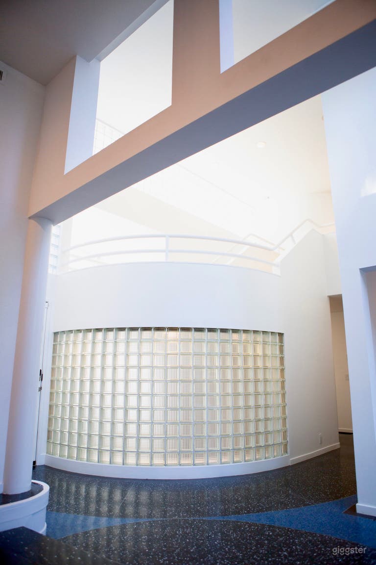  Impresionante casa moderna en West Hills 