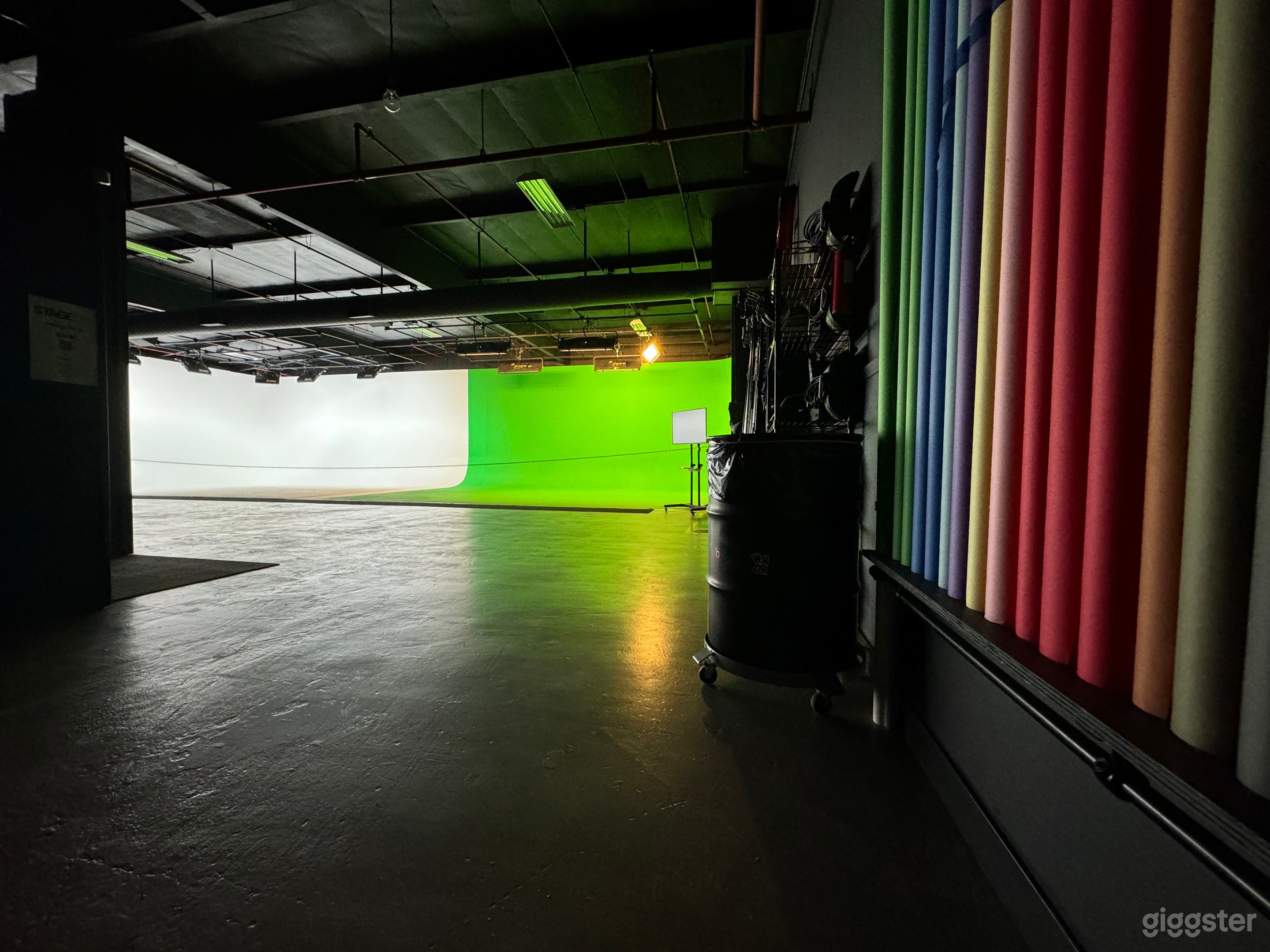 BEST RATES -  HUGE ALL INCLUSIVE STUDIO Photo 2