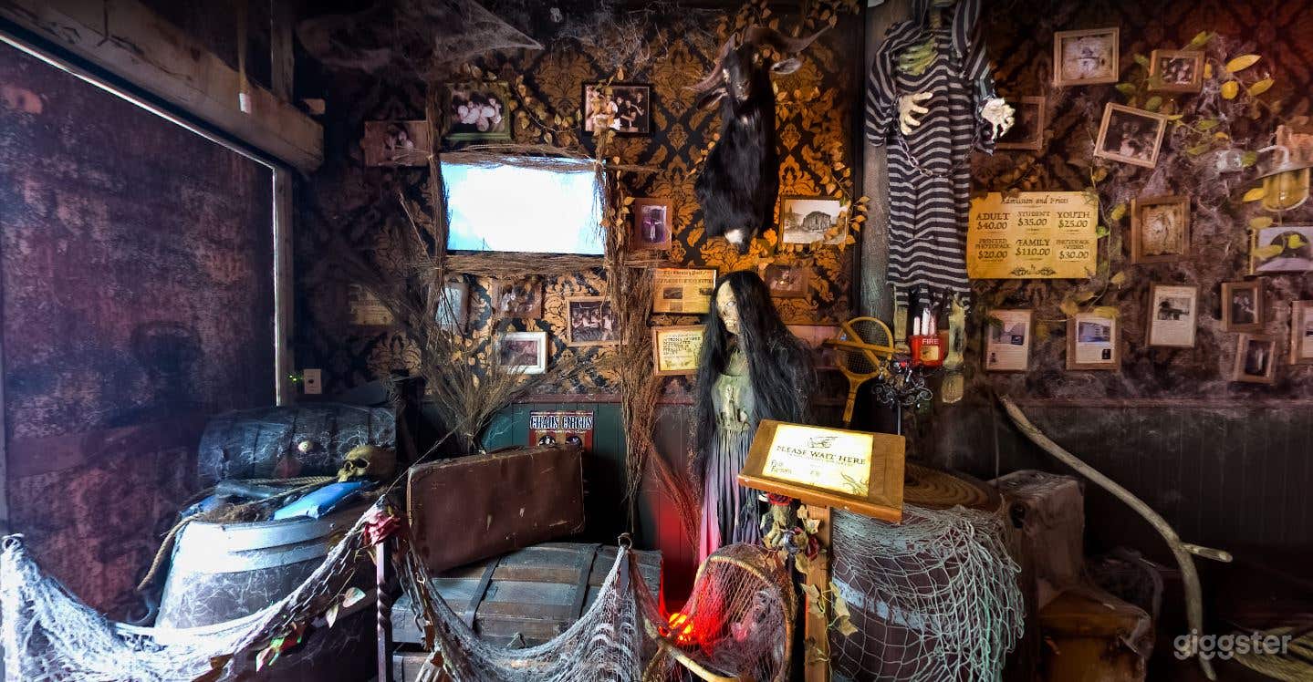 Scary Horror Themed Haunted House in Wellington Photo 2