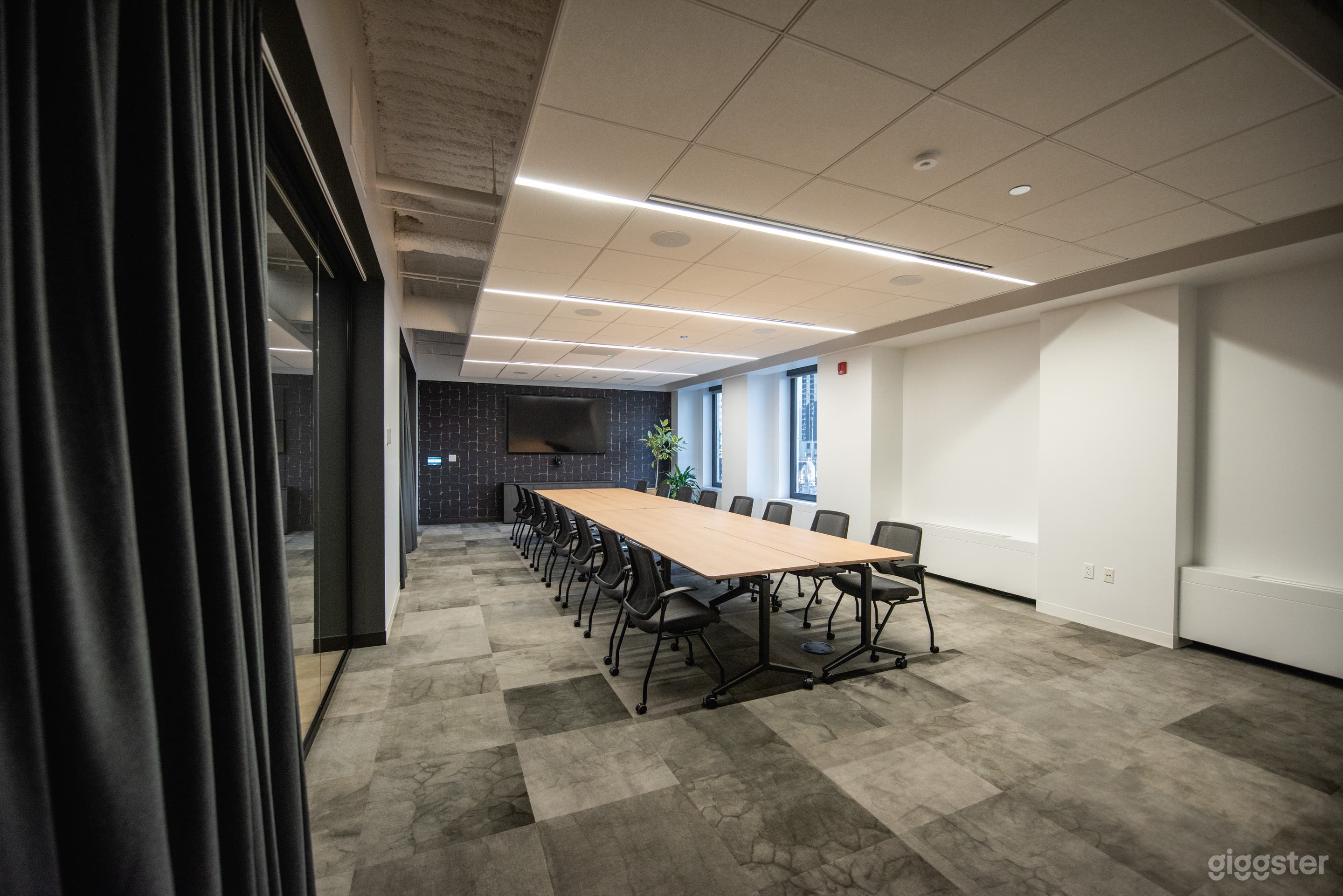 The Izard – Versatile Private Conference &amp; Boardroom Photo 2