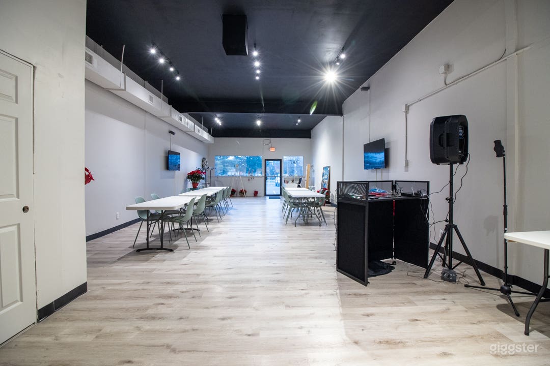 Fully Customizable Event Space Photo 3